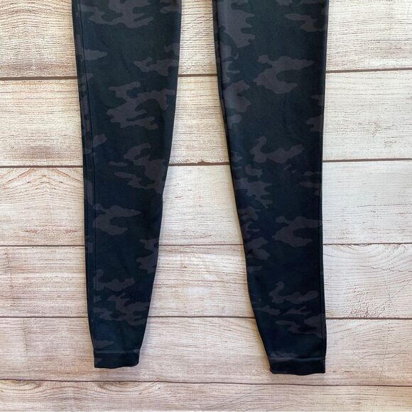 SPANX CAMOUFLAGE LEGGINGS - Picture 3 of 6